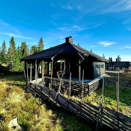 At Birkebeiner Trail In Out, 8 Beds, 2 Bathrooms & Wifi *