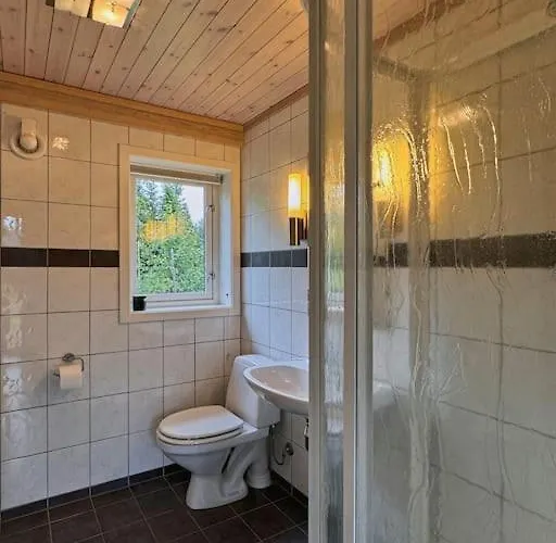 At Birkebeiner Trail In Out, 8 Beds, 2 Bathrooms & Wifi *